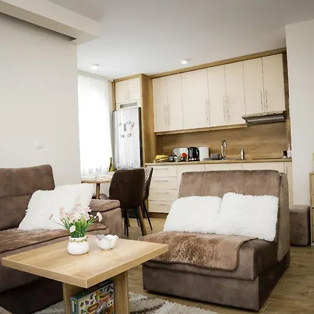 Maric Raj Apartment *