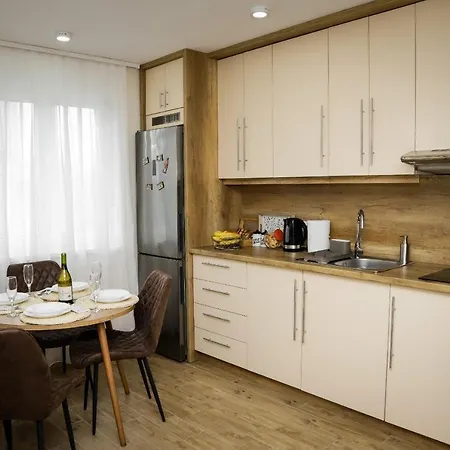 アパート Maric Raj